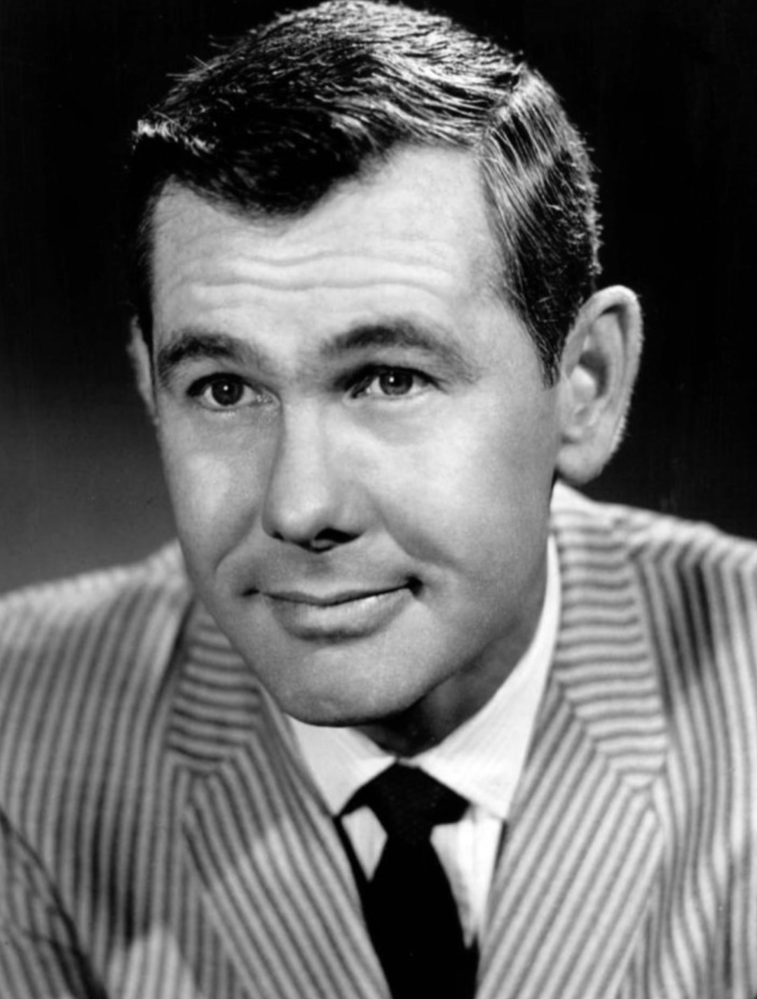 "The Tonight Show" photo portrait of host Johnny Carson. 